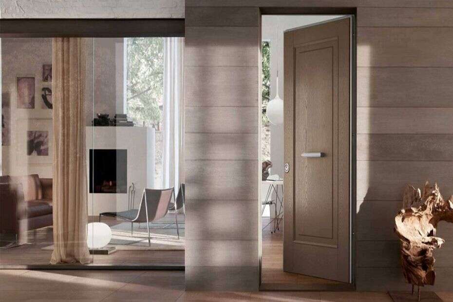 puerta acorazada color madera